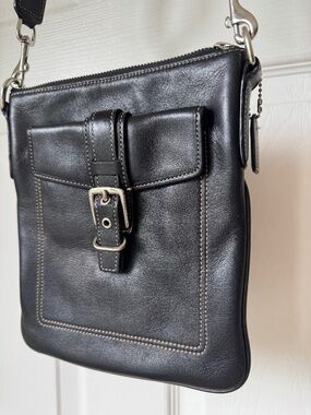 Coach Black Leather Crossbody Messenger Bag Buckle Front Pocket
